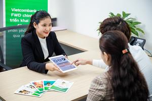 Vietcombank và FWD chính thức triển khai hợp tác độc quyền phân phối bảo hiểm qua ngân hàng