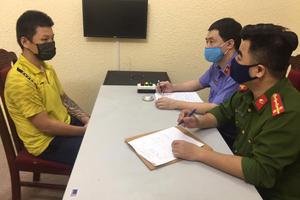 Nam thanh niên tấn công cảnh sát khi bị nhắc nhở đeo khẩu trang