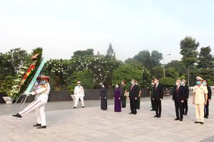 Lãnh đạo TP Hồ Chí Minh dâng hương tưởng niệm các Anh hùng liệt sỹ