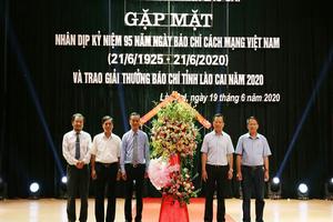 Gặp mặt các cơ quan báo chí và trao giải thưởng báo chí năm 2020