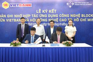 Vietbank ký kết nghiên cứu ứng dụng công nghệ cao với Hội Công nghệ cao TP HCM