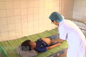 Lào Cai: 20 học sinh nhập viện sau bữa ăn bán trú tại trường