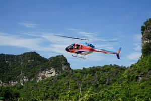 Choáng ngợp vẻ đẹp Tràng An từ máy bay trực thăng