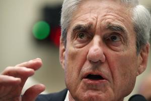 Ông Robert Mueller lên án việc Tổng thống Trump giảm án cho Roger Stone
