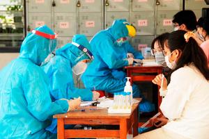 Xét nghiệm SARS-CoV-2 cho gần 11 ngàn thí sinh dự Kỳ thi tốt nghiệp THPT đợt 2