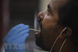 WHO ghi nhận số ca mắc mới COVID-19 trong ngày cao kỷ lục