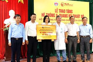 Tập đoàn T&T Group trao tặng hệ thống X-quang kỹ thuật số
hỗ trợ huyện Thăng Bình phòng chống COVID-19
