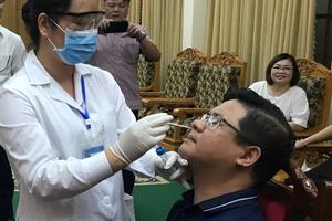 100% đại biểu và đại biểu mời dự Đại hội Đảng bộ tỉnh Yên Bái được lấy mẫu xét nghiệm COVID - 19
