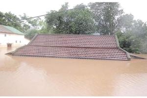 Nước lũ dâng cao trở lại