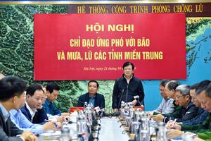 Phó Thủ tướng Trịnh Đình Dũng chỉ đạo: Khẩn trương cứu trợ người dân 