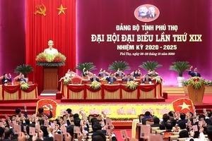 Thủ tướng Chính phủ Nguyễn Xuân Phúc dự và chỉ đạo Đại hội 