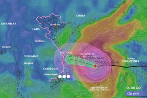 Bão số 9 sẽ đổ bộ vào đất liền vào sáng mai (28/10) với sức gió giật cấp 15-16