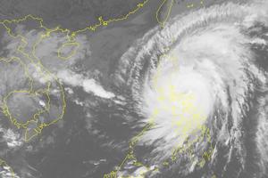 Từ nay đến cuối năm miền Trung hứng bao nhiêu cơn bão?