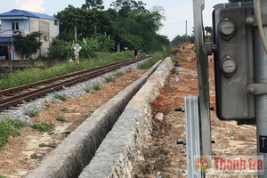 Thi công xây dựng xâm phạm hành lang bảo vệ đường sắt