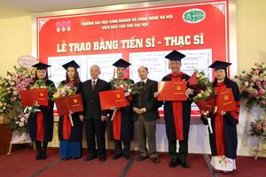 Viện đào tạo sau đại học trao bằng tiến sĩ, thạc sĩ