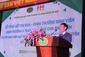 HUBT dành gần 2 tỷ đồng thưởng, cấp học bổng cho sinh viên