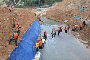 Việc tìm kiếm người mất tích ở thủy điện Rào Trăng 3: Phải chờ đến mùa khô năm sau