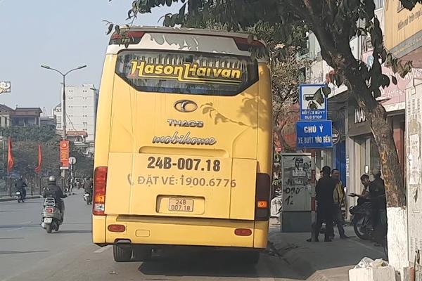 Viết tiếp bài: "Xe dù, bến cóc" tung hoành khắp cửa ngõ thủ đô
Xe khách Hà Sơn - Hải Vân có phép "tàng hình"