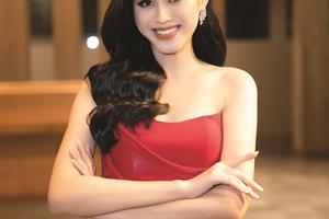 Sức nặng của vương miện giúp tôi cố gắng hơn mỗi ngày!