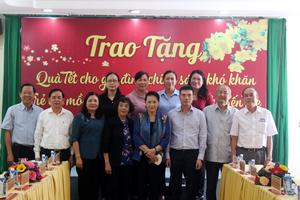 Chủ tịch Quốc hội Nguyễn Thị Kim Ngân tham dự lễ trao quà Tết tại tỉnh Bến Tre
