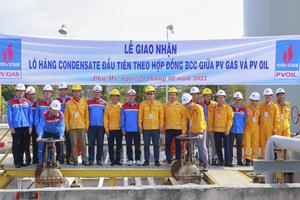 Lễ giao nhận lô hàng Condensate đầu tiên giữa PV GAS và Tổng công ty Dầu Việt Nam 