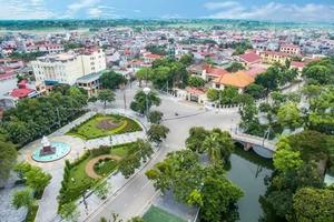 Trưởng phòng Tài nguyên và Môi trường Thị xã Sơn Tây bị đình chỉ để phục vụ điều tra