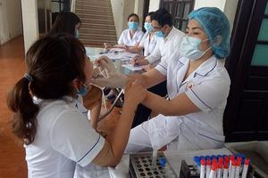 Xét nghiệm SARS-CoV-2 cho hơn 31 nghìn nhân viên y tế và người bệnh