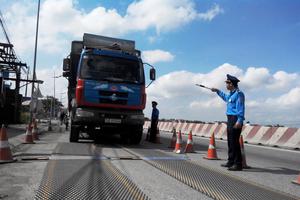 Ngày 11/5 xét xử 4 nguyên thanh tra GTVT “bảo kê” xe quá tải