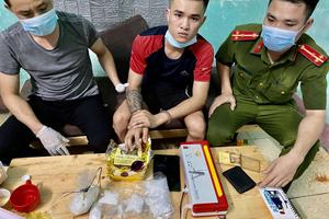 Thả chó dữ cắn lực lượng công an khi bị phát hiện buôn ma túy