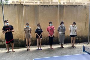 Bắt 10 đối tượng chơi ma túy trong khách sạn