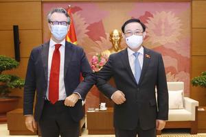 Chủ tịch Quốc hội đề nghị EU giúp Việt Nam tiếp cận nguồn vaccine COVID -19