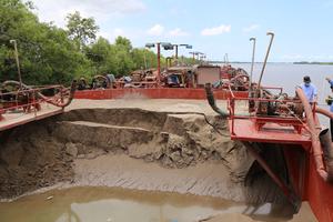 Bắt quả tang vụ vận chuyển 1.000m3 cát không rõ nguồn gốc