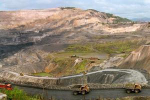 Tập trung sản xuất, chung tay đẩy lùi dịch Covid-19