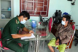 Bộ đội biên phòng tiếp nhận 2 ngư dân gặp nạn trên biển