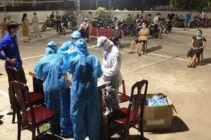TP Vinh triển khai test nhanh phát hiện Covid-19

​