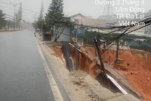 Nổ đường ống dẫn nước gây sạt lở nghiêm trọng