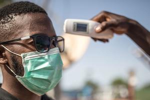 Ca tử vong vượt mốc 4 triệu người: Kế hoạch tiêm chủng toàn cầu là cần thiết