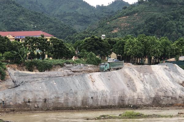 Lào Cai: Chính quyền buông lỏng quản lý, sông Hồng bị đào lấp trái pháp luật