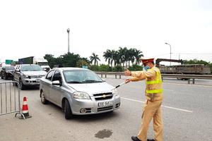 Lập chốt kiểm soát toàn bộ người dân từ các nơi về Hà Nội