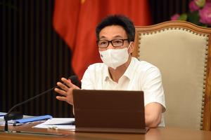Phó Thủ tướng: “TP HCM tuyệt đối không để các y bác sĩ trên tuyến đầu thiếu vật tư, thiết bị y tế chống dịch”
