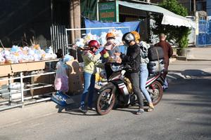 Ấm áp tình người nơi vùng đất nắng, gió