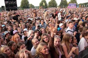 Số ca tử vong tăng cao, nhiều người hoài nghi chiến lược của Anh