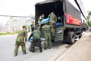 Quân khu 9 thu mua nông sản hỗ trợ người dân TP Hồ Chí Minh