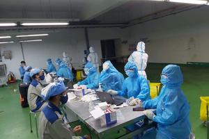 Quảng Ngãi: 100 ca nhiễm Covid-19 tại Công ty Hoya Lens