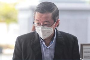 Phiên xét xử tham nhũng cựu Bộ trưởng Tài chính bị hoãn do Covid-19