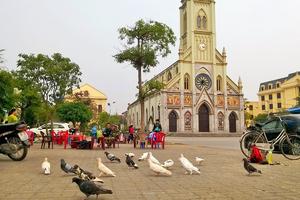 Đấu tranh, phê phán những biểu hiện vi phạm chủ trương, chính sách, pháp luật về dân tộc, tôn giáo