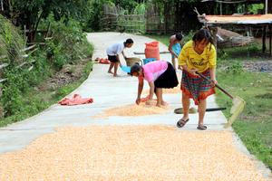 Viết lên cuộc sống mới ở Huổi Khon