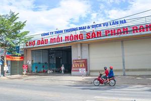 Phát hiện 7 ca dương tính với Covid-19 ở chợ nông sản Phan Rang