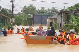 Theo dõi chặt chẽ diễn biến mưa, lũ tại các tỉnh miền Trung