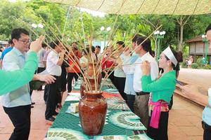 Để hỗ trợ hoạt động bình đẳng giới vùng dân tộc thiểu số